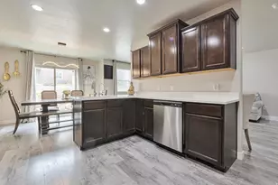 5209 W Courtly Ln, Herriman, UT 84096 - Photo 4