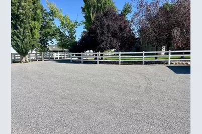 812 E Bates Rd, Erda, UT 84074 - Photo 4