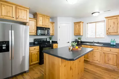 233 E 500 N, Roosevelt, UT 84066 - Photo 10