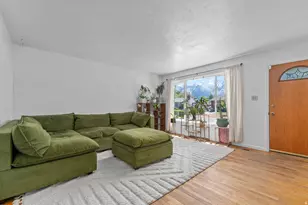 9902 Poppy Ln, Sandy, UT 84094 - Photo 4
