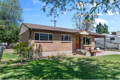 9902 Poppy Ln, Sandy, UT 84094 - Photo 2