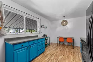 9902 Poppy Ln, Sandy, UT 84094 - Photo 8