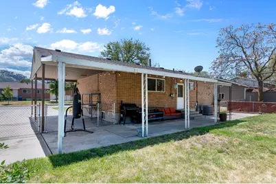 9902 Poppy Ln, Sandy, UT 84094 - Photo 24