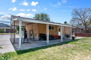 9902 Poppy Ln, Sandy, UT 84094 - Photo 24