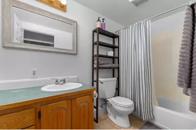 9902 Poppy Ln, Sandy, UT 84094 - Photo 14