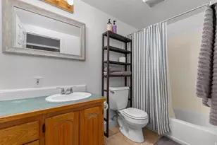 9902 Poppy Ln, Sandy, UT 84094 - Photo 14