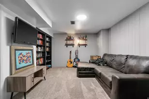 9902 Poppy Ln, Sandy, UT 84094 - Photo 16