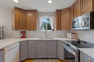 2228 E Renegade Rd, Sandy, UT 84093 - Photo 8