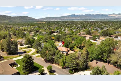 4 Rollingwood Ln, Sandy, UT 84092 - Photo 4
