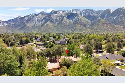 4 Rollingwood Ln, Sandy, UT 84092 - Photo 2