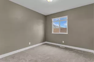 11976 S Woodridge Rd E, Sandy, UT 84094 - Photo 28