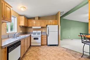 275 N 100 E, Torrey, UT 84775 - Photo 12