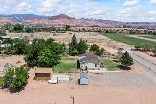 275 N 100 E, Torrey, UT 84775 - Photo 28