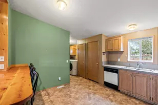 275 N 100 E, Torrey, UT 84775 - Photo 14