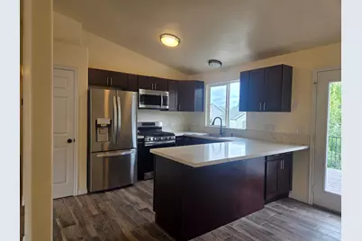 482 W 275 N, Clearfield, UT 84015 - Photo 6