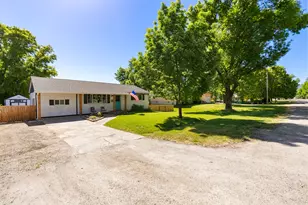 150 N Center St, Wellsville, UT 84339 - Photo 4
