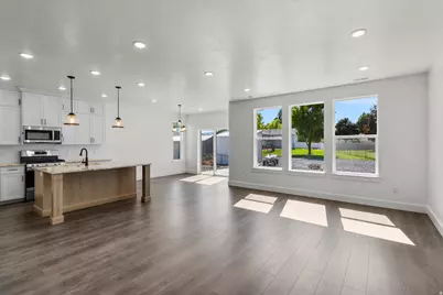 626 S 125 E, Hyde Park, UT 84318 - Photo 4