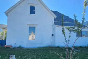 295 W 100 S, Manti, UT 84642 - Photo 2