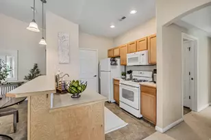 1043 S Canyon Meadow Dr, Provo, UT 84606 - Photo 4