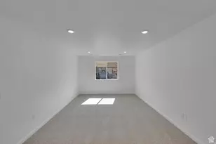 2065 E Burger St, Lake Point, UT 84074 - Photo 16