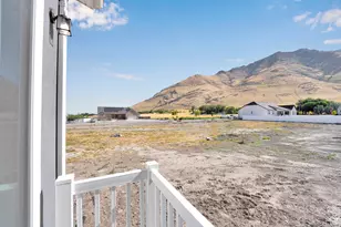 2041 E Burger St, Lake Point, UT 84074 - Photo 34