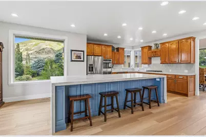 1647 E Wylie Ln S, Draper, UT 84020 - Photo 12