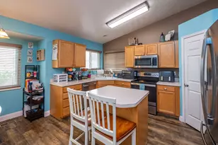 463 W 2125 N, Harrisville, UT 84414 - Photo 4
