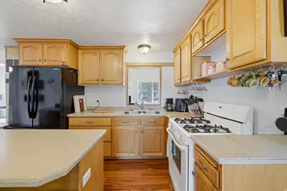 934 N 400 E, Lehi, UT 84043 - Photo 12
