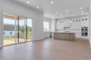461 W Smt Ln, Kaysville, UT 84037 - Photo 12