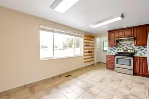 447 E 550 S, Bountiful, UT 84010 - Photo 6