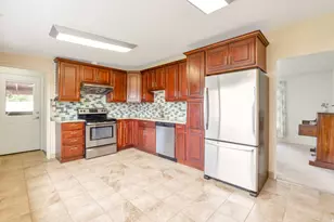 447 E 550 S, Bountiful, UT 84010 - Photo 4