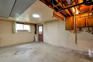 447 E 550 S, Bountiful, UT 84010 - Photo 28