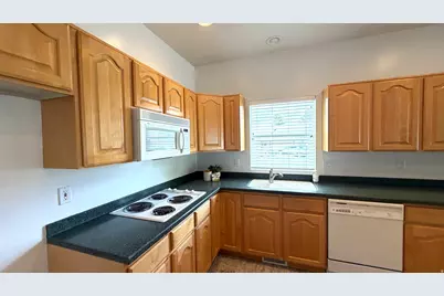 4602 S Hathaway Dr E, Roy, UT 84067 - Photo 18