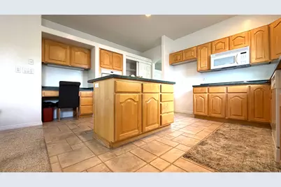 4602 S Hathaway Dr E, Roy, UT 84067 - Photo 12