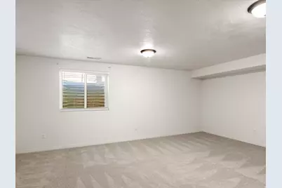 4602 S Hathaway Dr E, Roy, UT 84067 - Photo 38