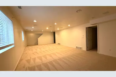 4602 S Hathaway Dr E, Roy, UT 84067 - Photo 38
