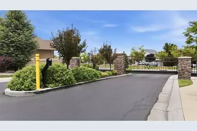 3802 W Autumn Rain Rd S, South Jordan, UT 84009 - Photo 2