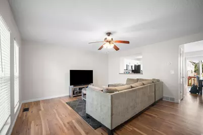 239 W Speyside Way, Murray, UT 84107 - Photo 2