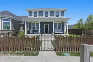 2069 W Orchard Harvest Dr, Kaysville, UT 84037 - Photo 2