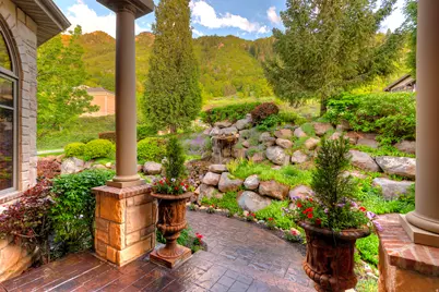 9862 S Granite Slope Dr, Sandy, UT 84092 - Photo 46