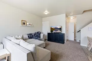 1792 E Skyline Dr, Eagle Mountain, UT 84005 - Photo 8