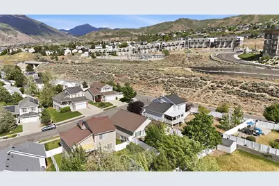 14368 S Honeyfield Dr E, Draper, UT 84020 - Photo 38