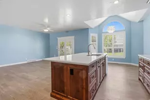 1092 W Tithing Hill Pl S, Riverton, UT 84065 - Photo 6
