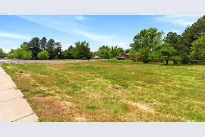 2883 E Sunset Dr, Layton, UT 84040 - Photo 4