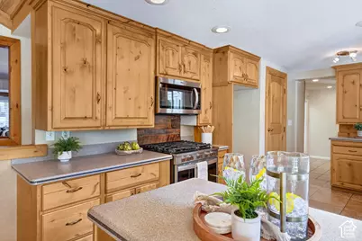 3006 N Indian Hills Dr E, Provo, UT 84604 - Photo 8