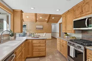 3006 N Indian Hills Dr E, Provo, UT 84604 - Photo 10
