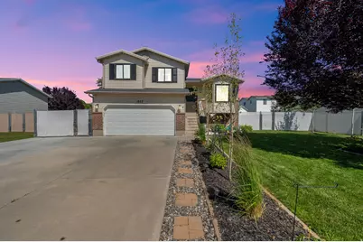 1602 N 725 W, Clinton, UT 84015 - Photo 1