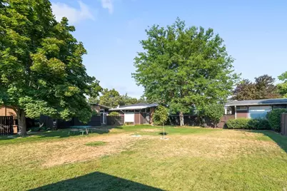 3385 S Pioneer St, Salt Lake City, UT 84109 - Photo 12