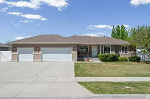 3462 W Melody Creek Cir S, Riverton, UT 84065 - Photo 2