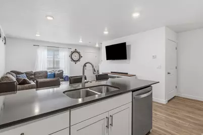 3897 S Silver Bank Dr, Magna, UT 84044 - Photo 8